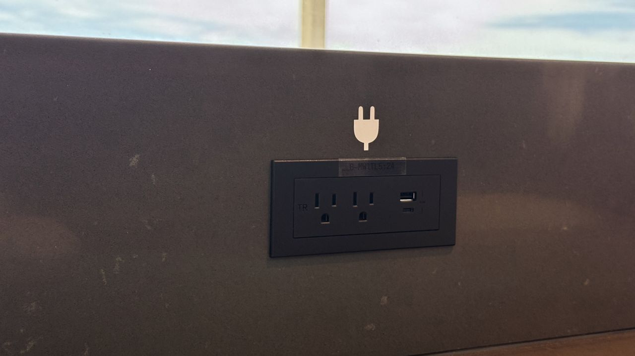 The new United Club at Denver International Airport Terminal B, near Gate 32.