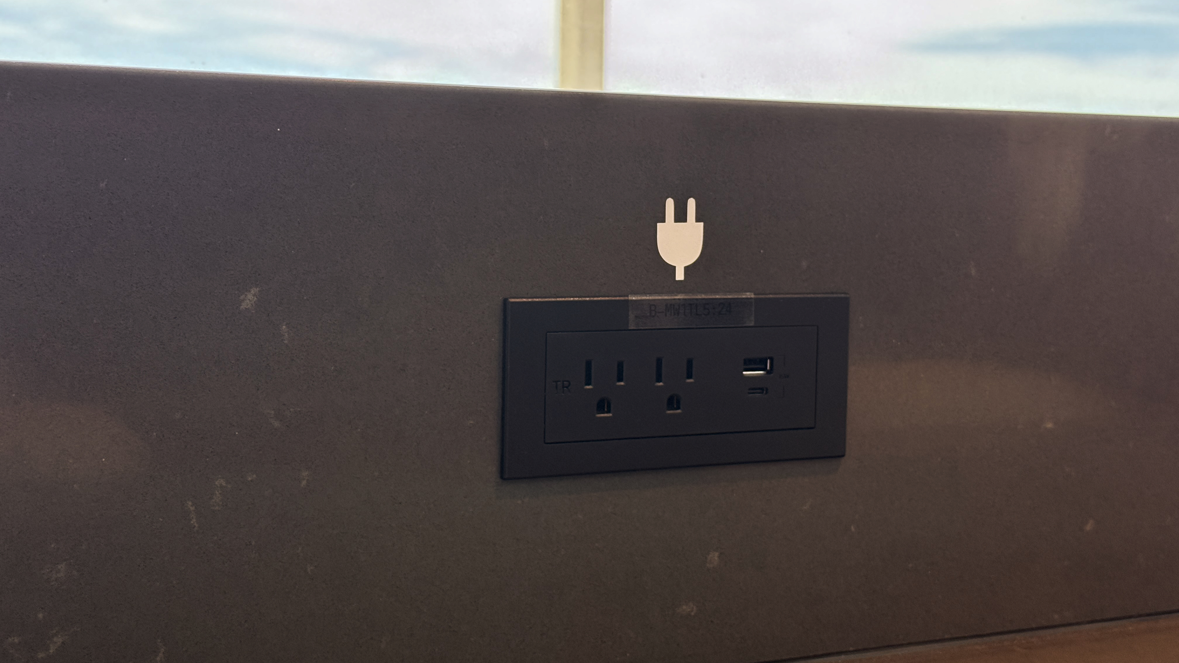The new United Club at Denver International Airport Terminal B, near Gate 32.