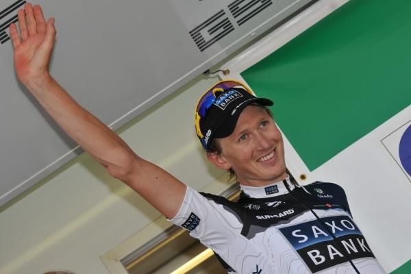 Gustav Larsson (Saxo Bank) salutes the crowd.