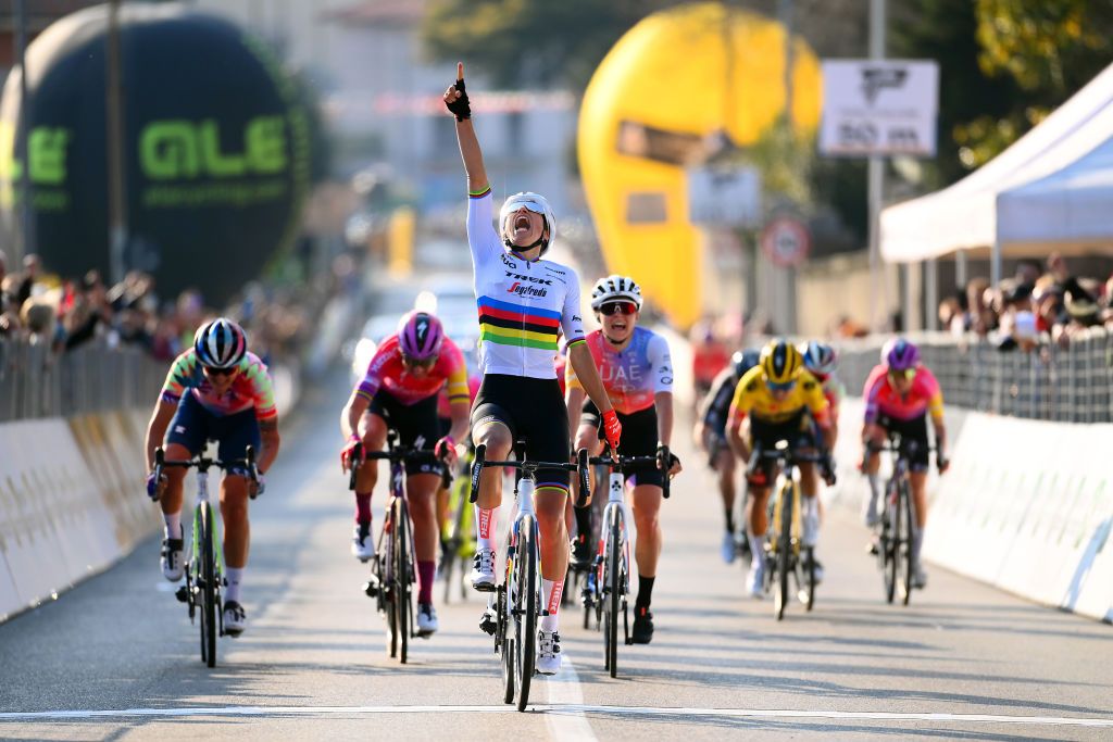 Elisa Balsamo (Trek-Segafredo) wins the 2022 Trofeo Binda