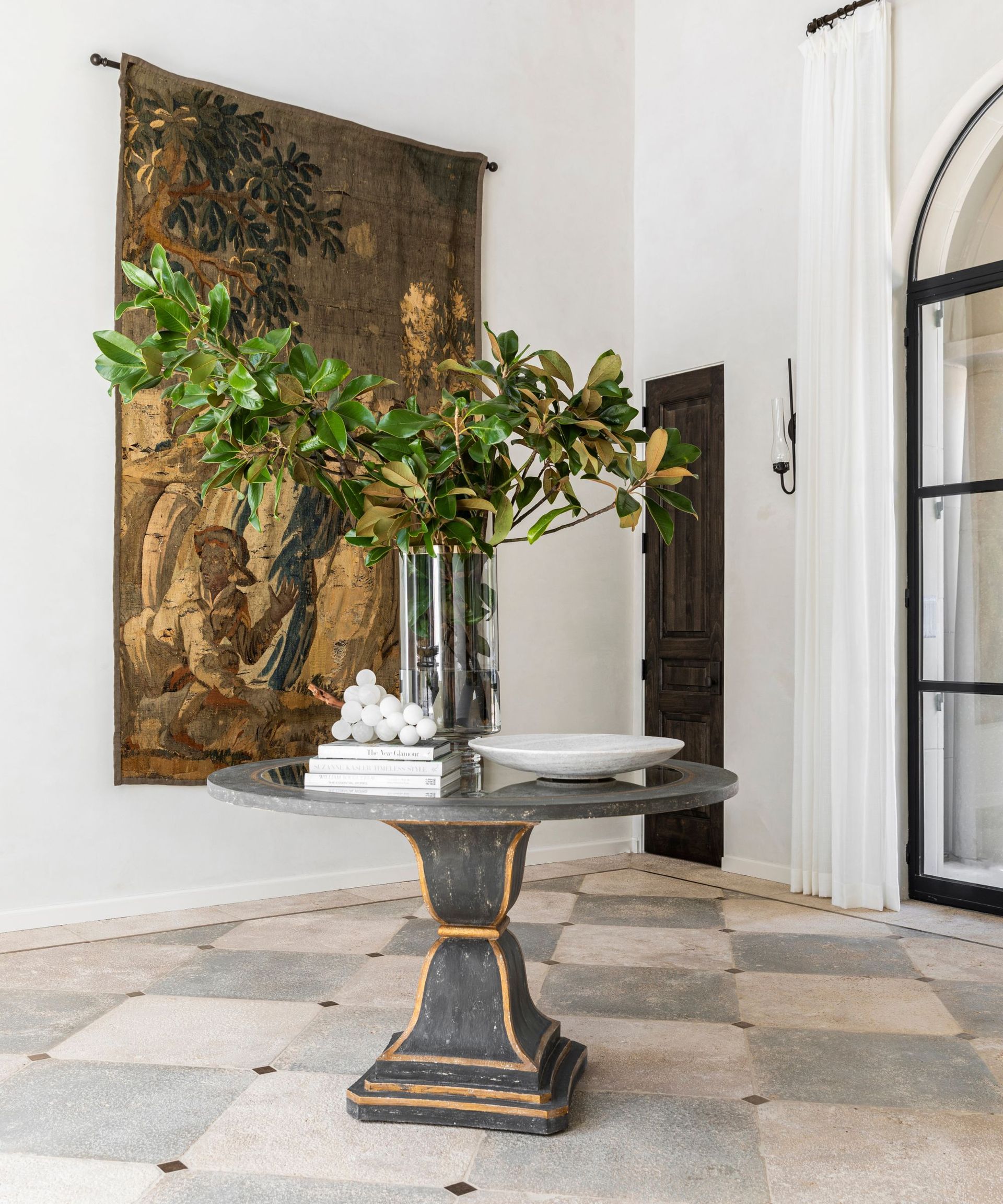 9 Antiques Trends To Look Out For In 2025 Say Experts Homes And Gardens GxNckhnjaF9ZsA8puNYN3F 1920 80