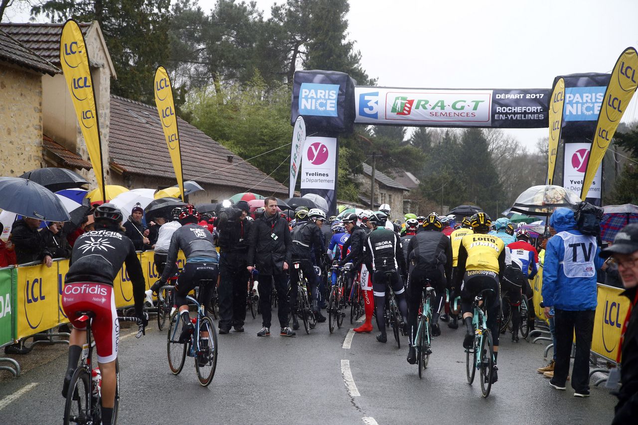The start of stage 2 of Paris-Nice