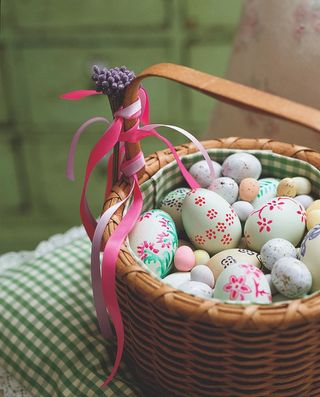 easter basket idea with painted eggs