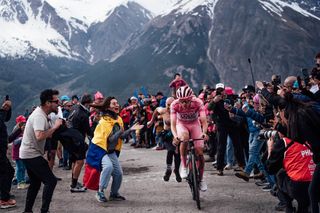 Picture by Zac Williams/SWpix.com - 19/05/2024 - Cycling - 2024 Giro d'Italia, Stage 15 - Manerba del Garda - Livingo (Mottolino) - Italy - Tadej Pogacar, UAE Team Emirates.
