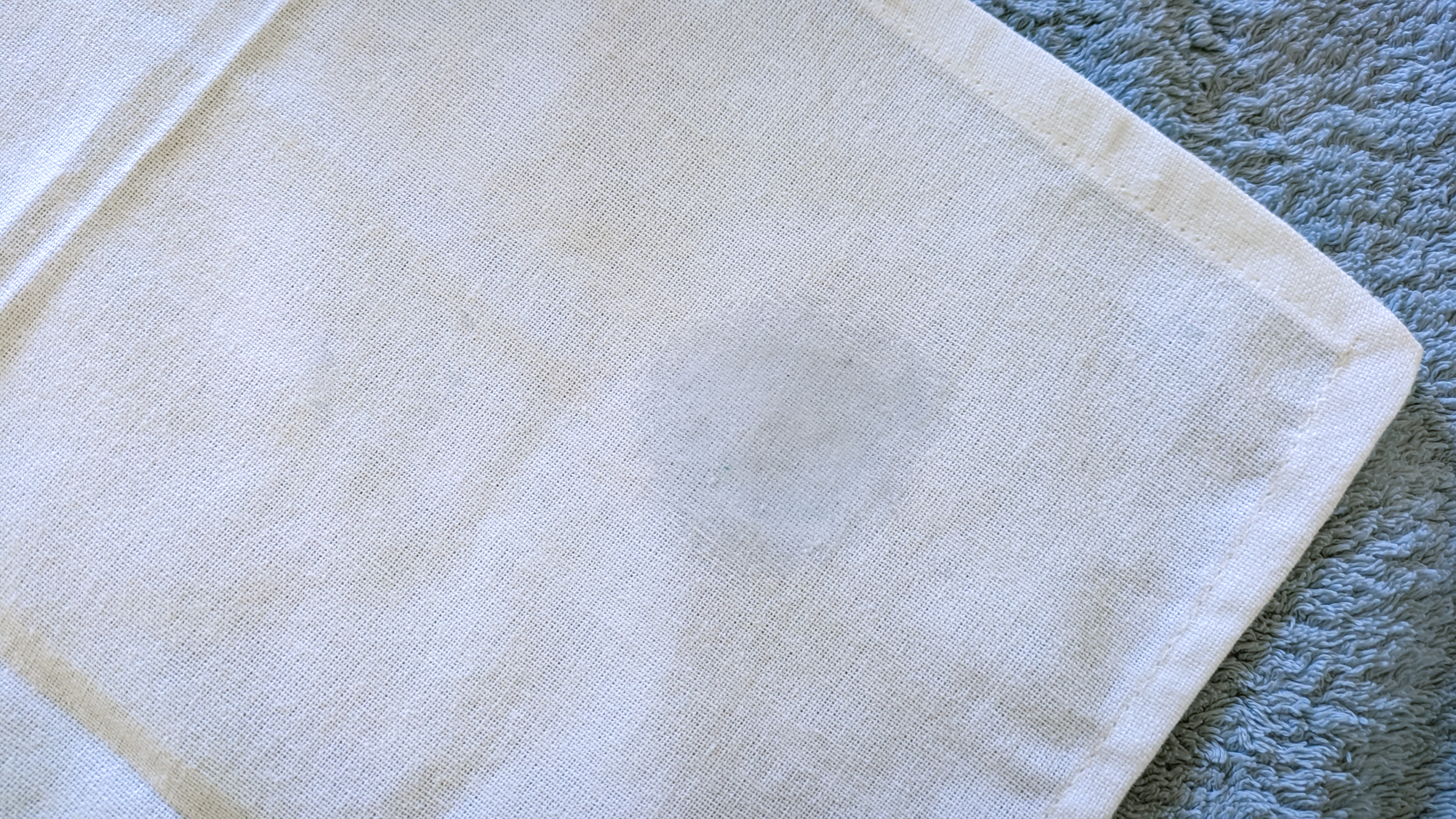 How to remove grease stains from clothing