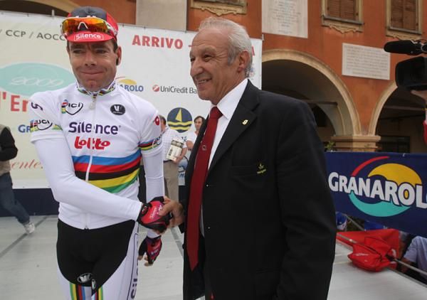 World Champion Cadel Evans (Silence-Lotto) at the start.