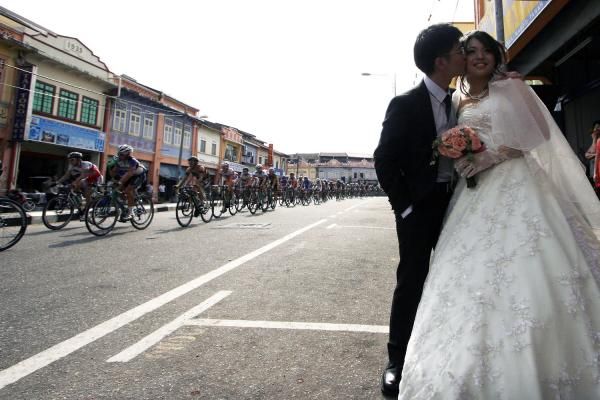 Wedding in the morning, bike race in the afternoon - magic!