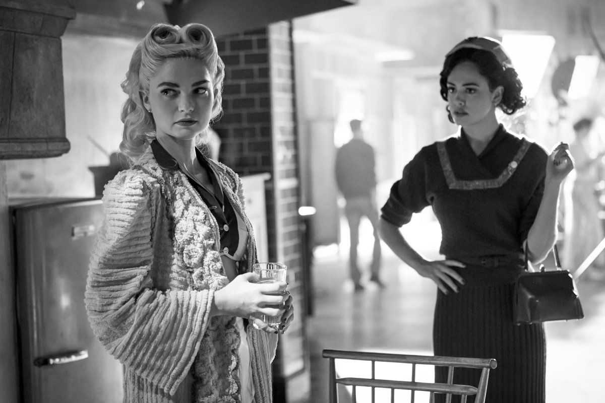 Whoa Legacies Reveals Epic Film Noir Photos For Season Return