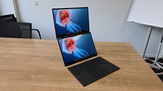 ASUS Zenbook Duo (2025)