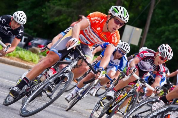 Carlos Alzate Escobar (Team Exergy) will lose the series leader's jersey to Jake Keough