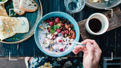 Woman eating a healthy breakfast, an example of how to follow the 16:8 diet 