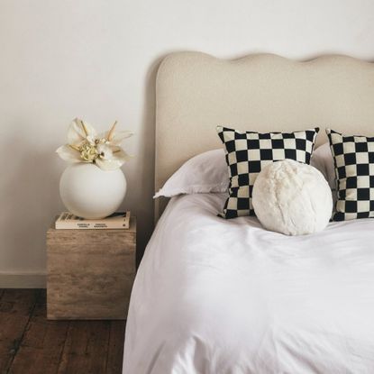 La Grâce Headboard