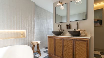 7 Incredible Bathroom Organization Ideas to Help You Declutter