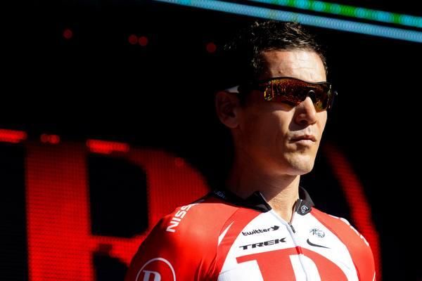 Robbie McEwen looked focused in his new team's jersey.