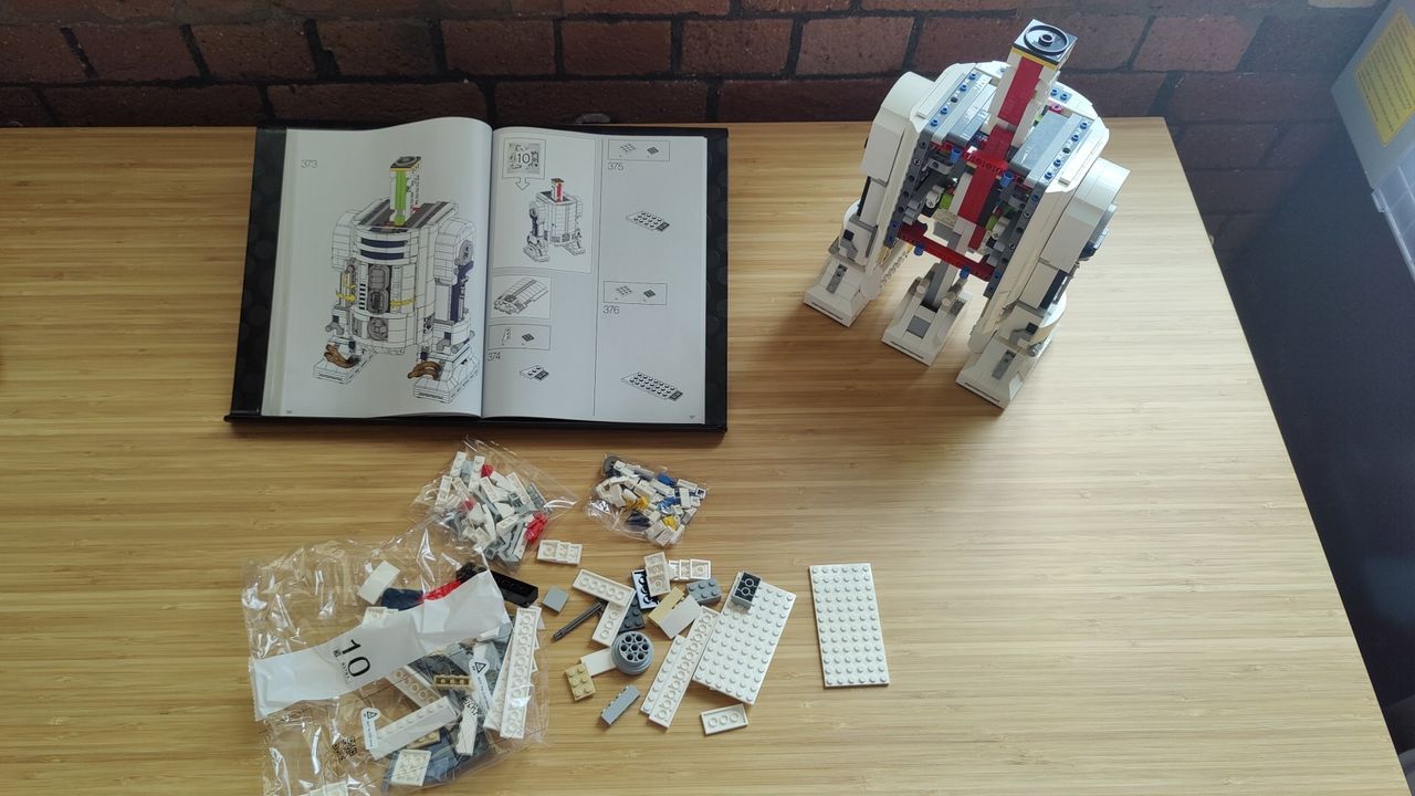 Lego Star Wars R2-D2 75308_Build in progress 4