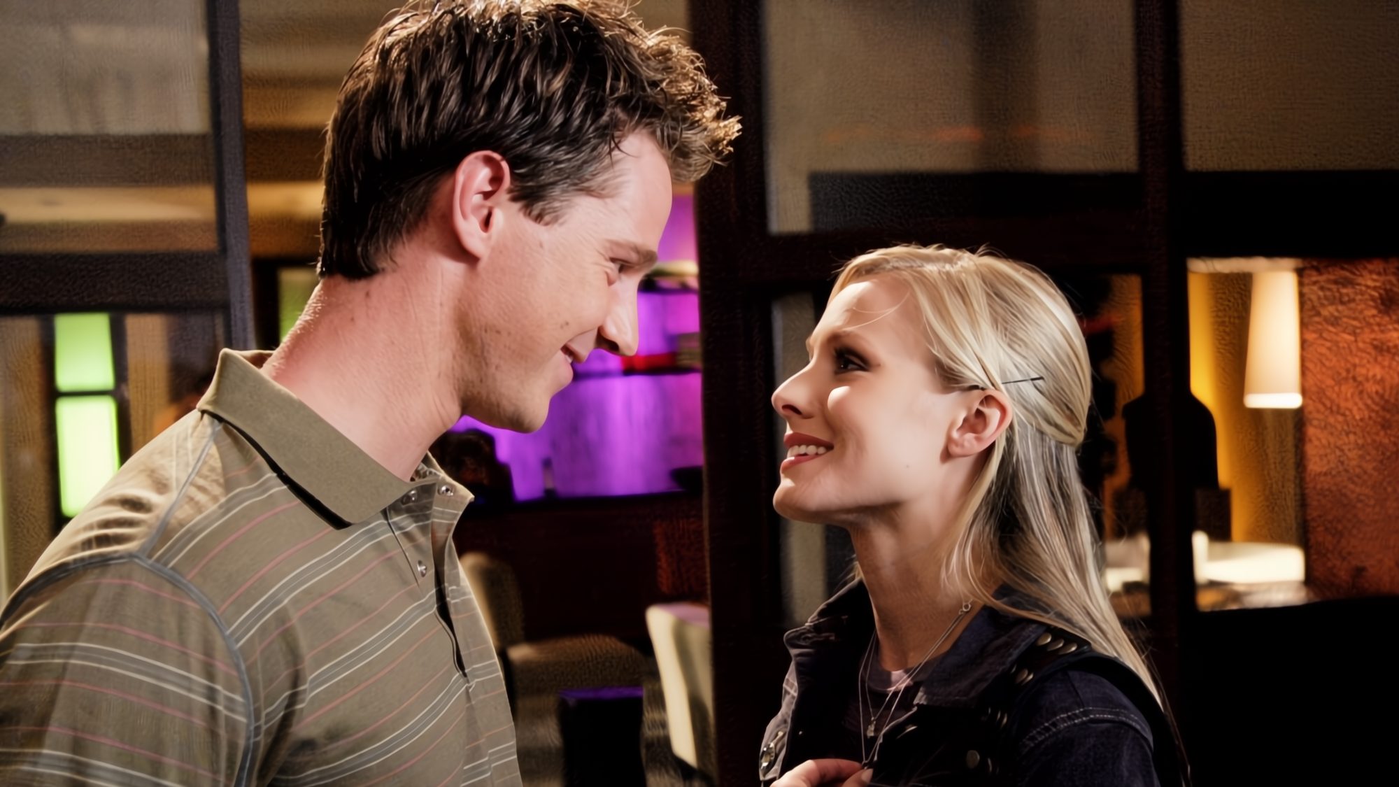 Jason Dohring and Kristen Bell in Veronica Mars