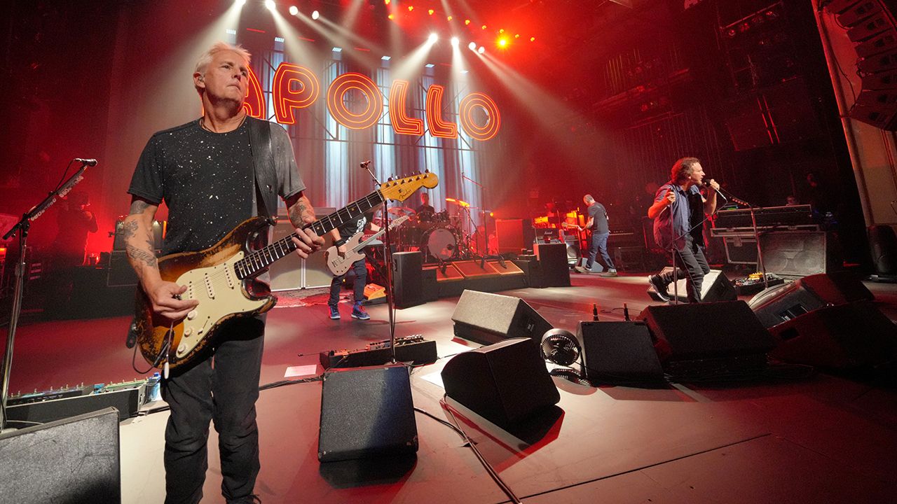 A Pearl Jam concert at the Apollo theater.