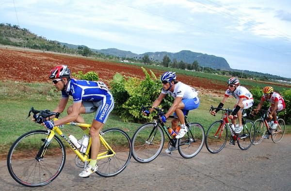 Peugeot's Sergio Casanova leads the breakaway.