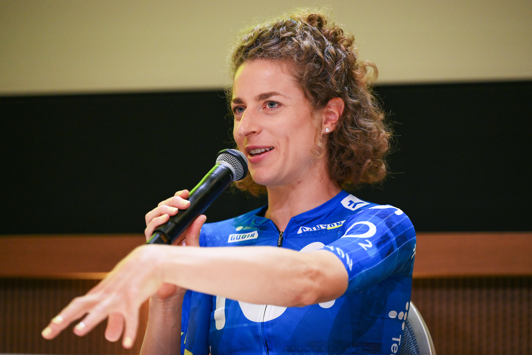 Marlen Reusser speaks at the pre-2026 Tour de France Femmes press conference in Lausanne