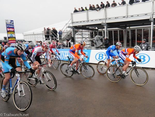 U-23 Start on the pavement