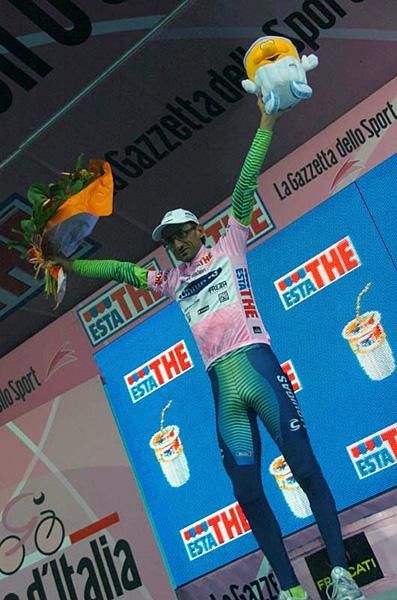 Andrea No&egrave; (Liquigas) kept the Maglia Rosa.