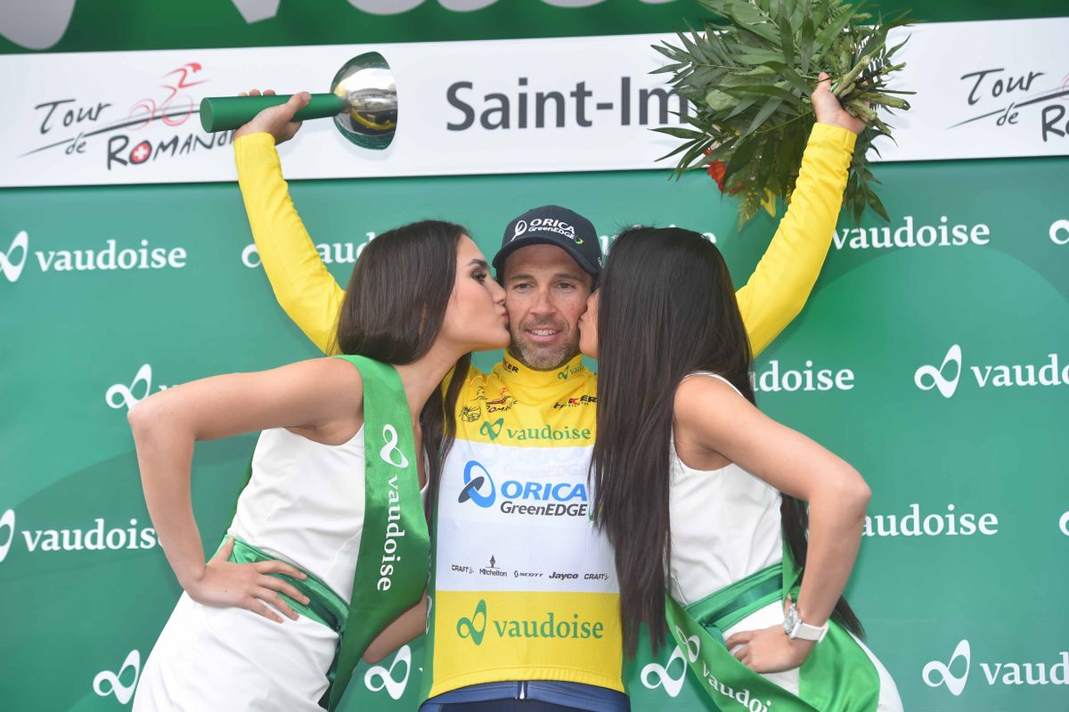 Michael Albasini (Orica-GreenEdge) in yellow.