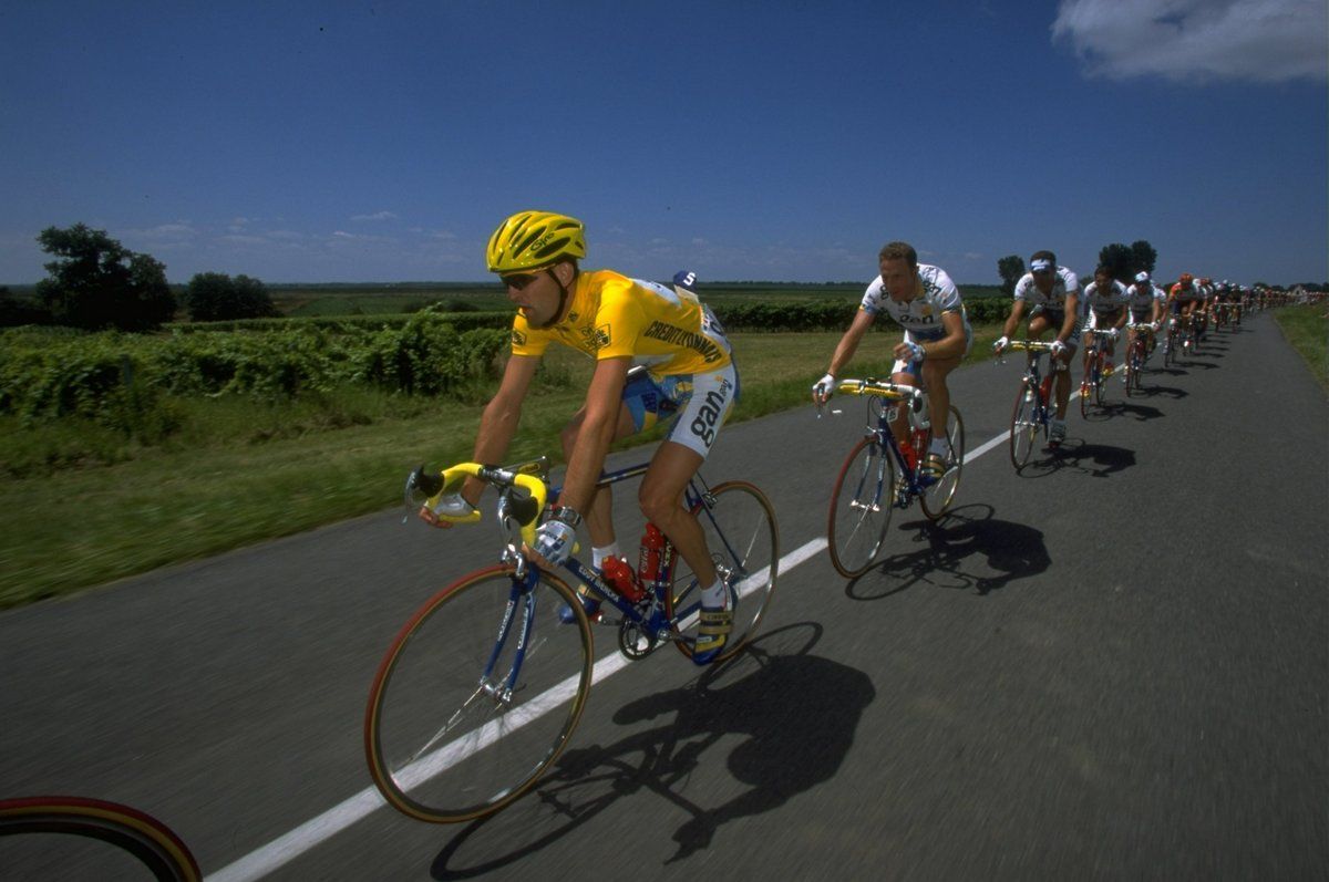 C&eacute;dric Vasseur wearing yellow at the 1997 Tour with Gan