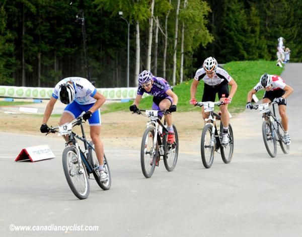 Simon Gegenheimer leading in SemiFinal heat