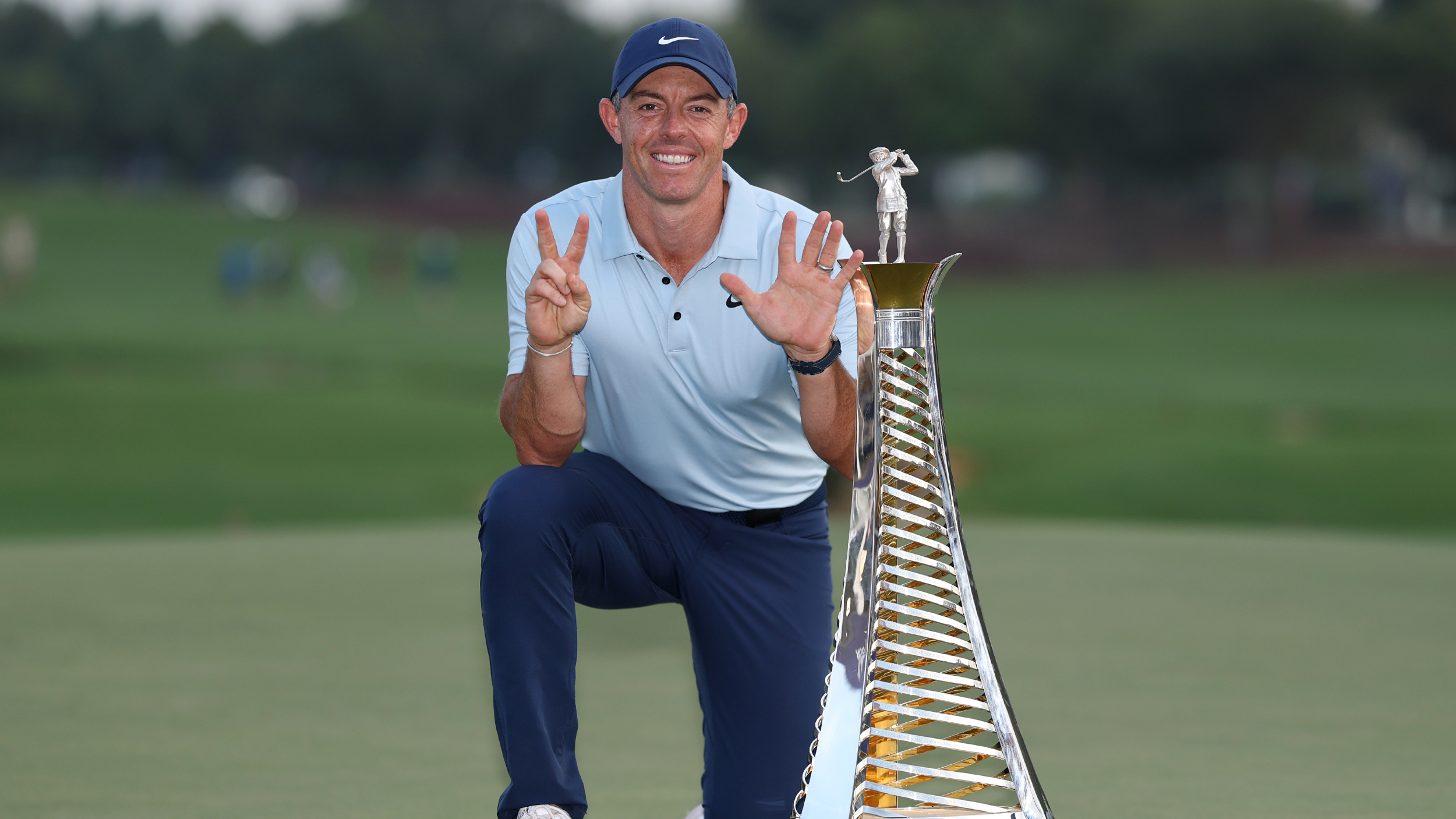 Rory McIlroy with the Harry Vardon trophy