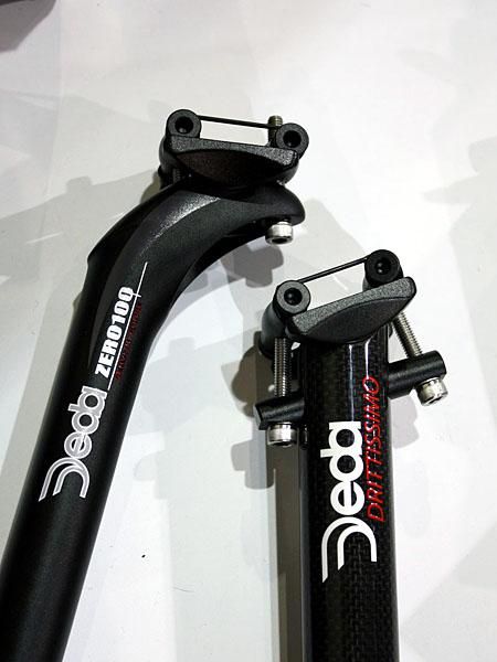 Deda offers its seatposts in both offset and straight configurations.