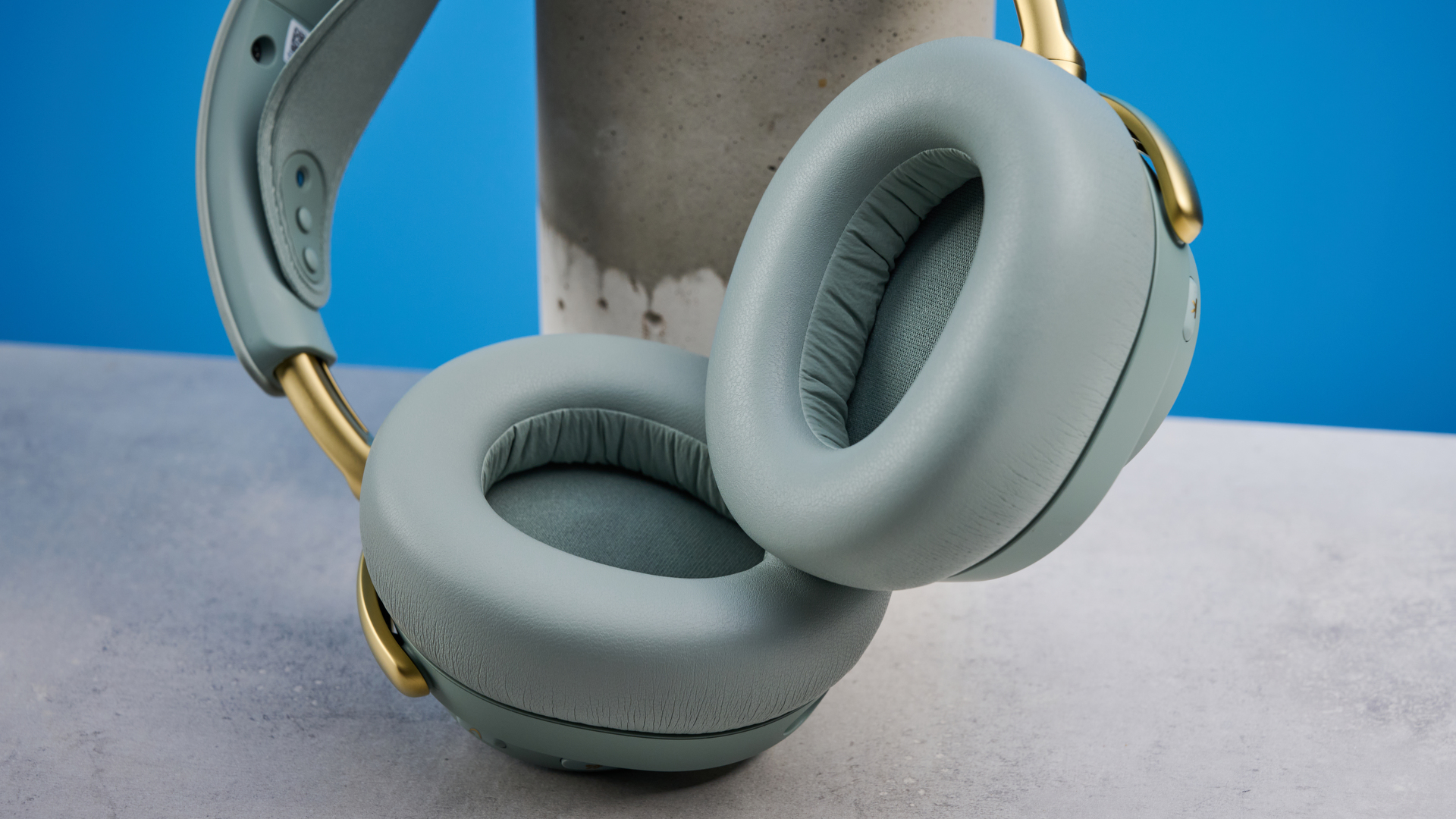 The SteelSeries Arctis Nova Elite earcups