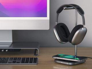 Satechi 2 In 1 Headphone Stand Charger Lifestyle