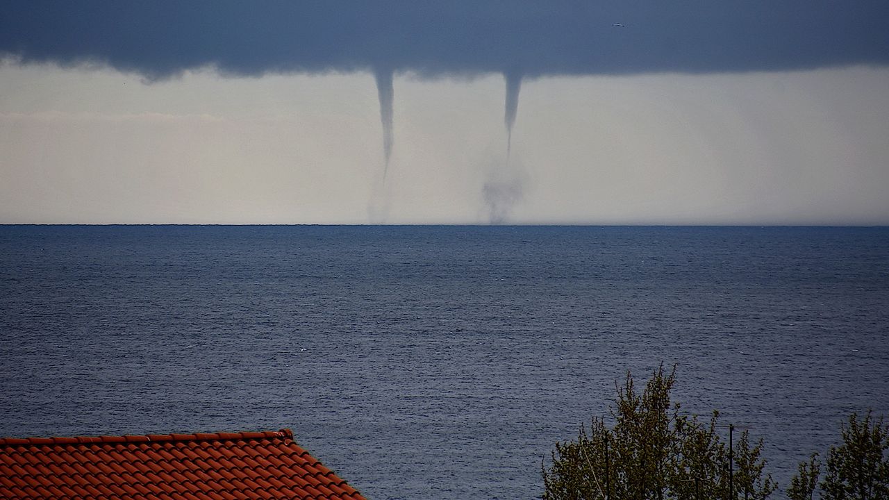 Waterspouts off the coast of Marseille in 2022