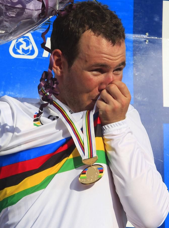 2011 Worlds: World champion Mark Cavendish (Great Britain) full of emotion on the podium