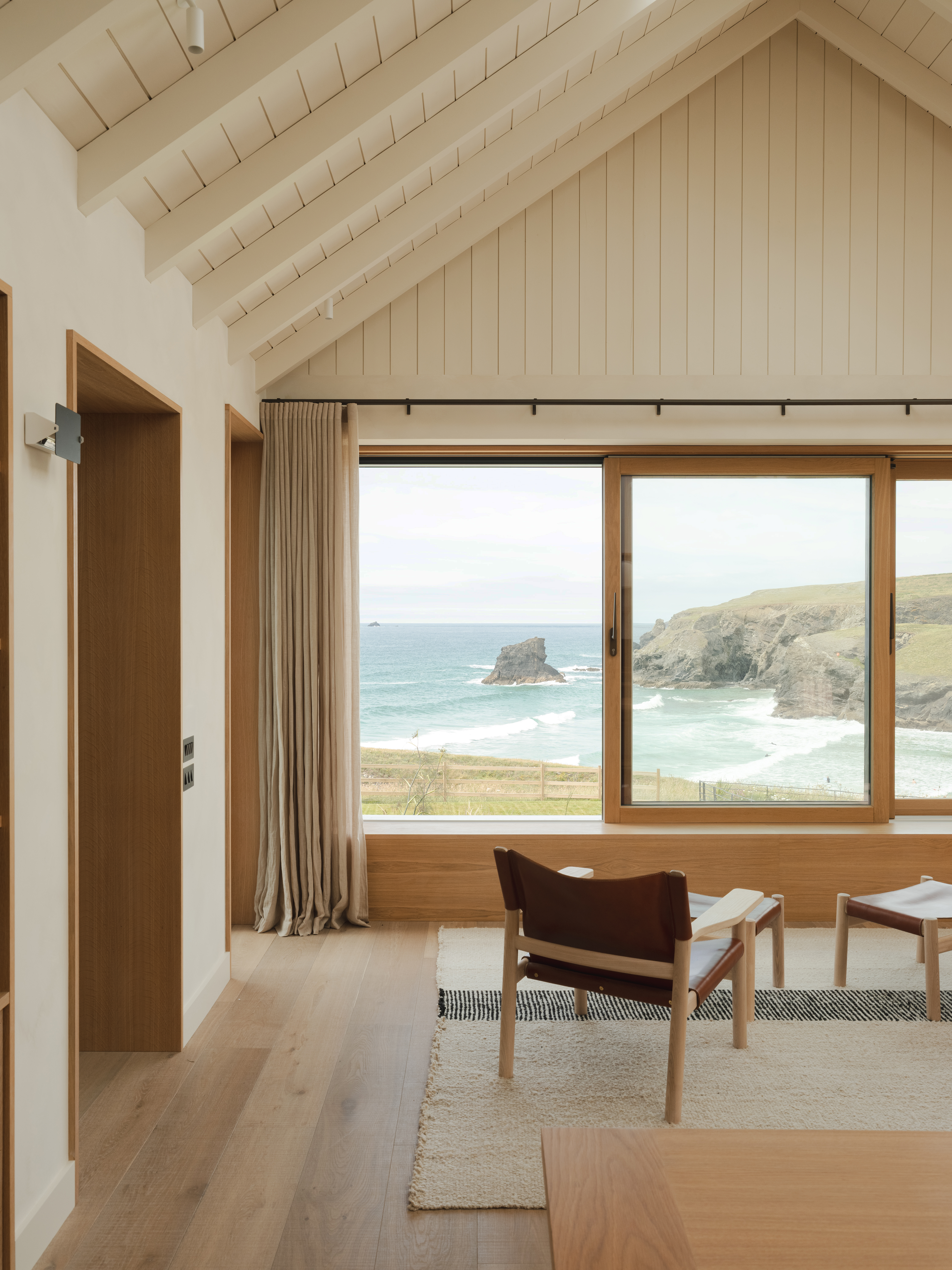 Porthcothan Bay, De Rosee Sa