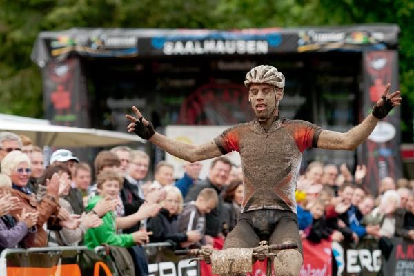 Thomas Litscher (Felt-&Ouml;tztal-X Bionic) finishes up