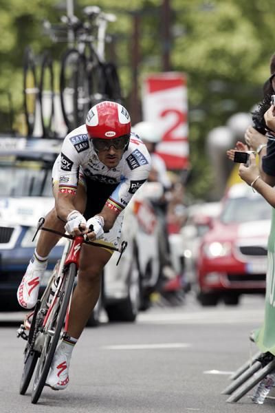 Fabian Cancellara (Team Saxo Bank) sports bands on his sleeves and shorts denoting his Olympic, world championship and Swiss time trial titles