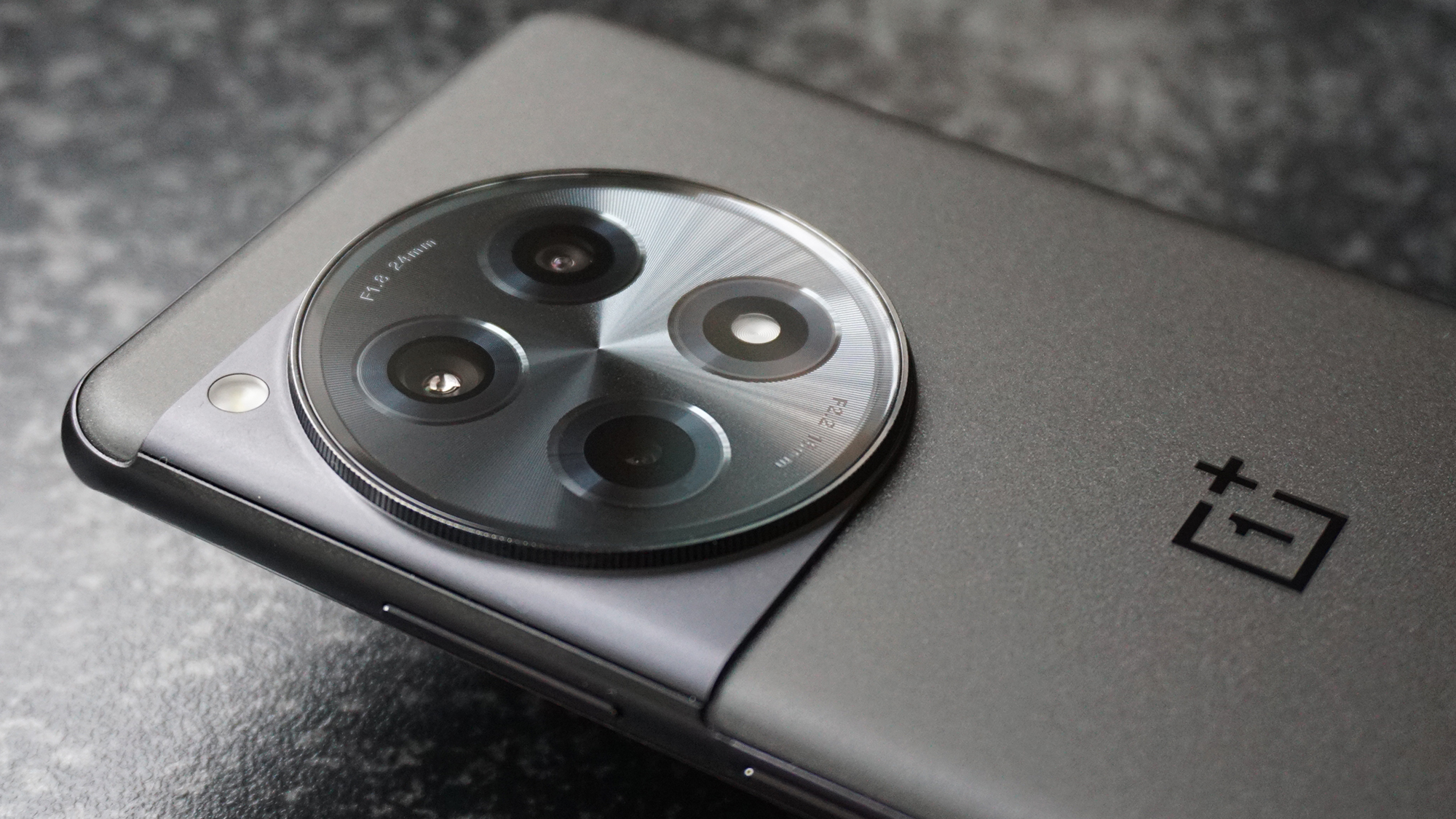 OnePlus 12R review camera closeup alt