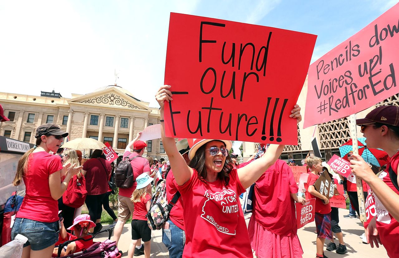 Teachers demonstrating in Arizona.