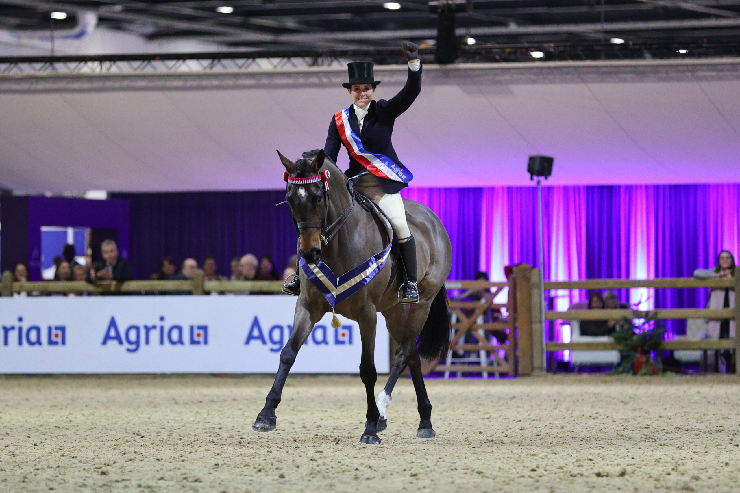 JENNIE-DURRANS-AND-LADY-BUTTONS_RACEHORSE-TO-SHOW-HORSE-WINNERS-scaled.jpg