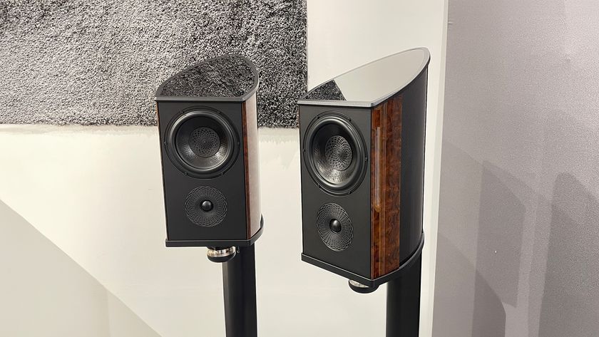 Wilson Benesch Discovery 3Zero in corner of room angled in