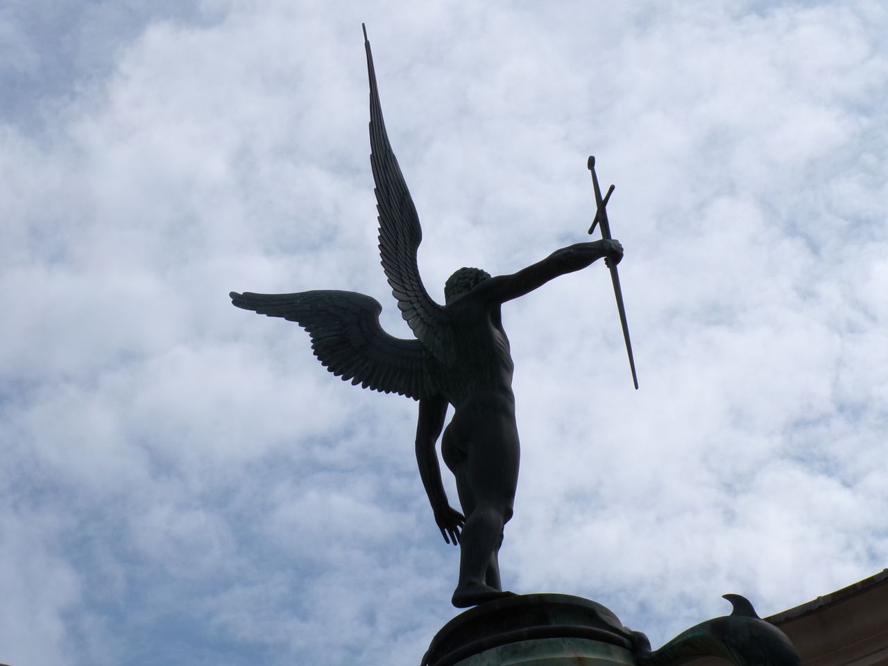 A statue of an angel