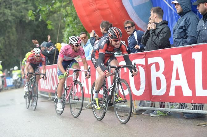 Cadel Evans leads Michael Matthews