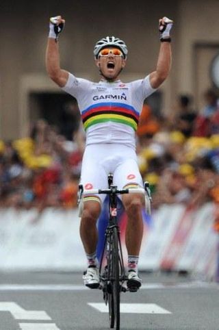 Thor Hushovd (Garmin-Cervelo) smashes it