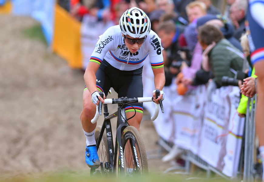 Sanne Cant in the sand