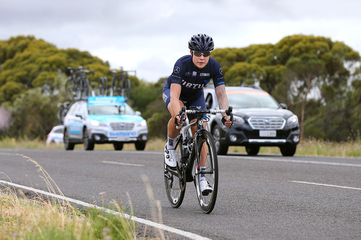 Lone attacker Linda Villumsen (Team Virtu Cycling)