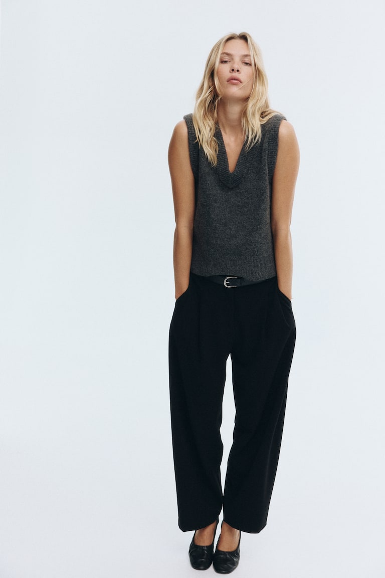 Short Sweater Vest