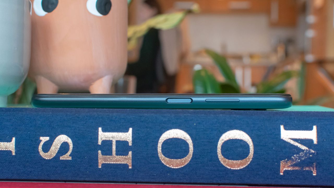 Xiaomi Redmi Note 9T side view