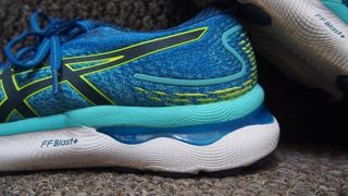Asics Gel Nimbus 24 running shoe in blue