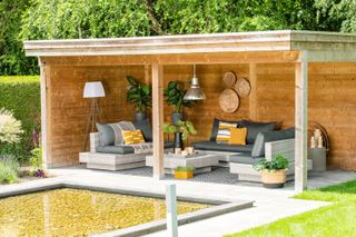 outdoor sofa ideas: outdoor living room space